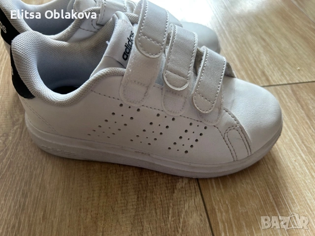 Маратонки Адидас 28 номер, снимка 3 - Детски маратонки - 54292348