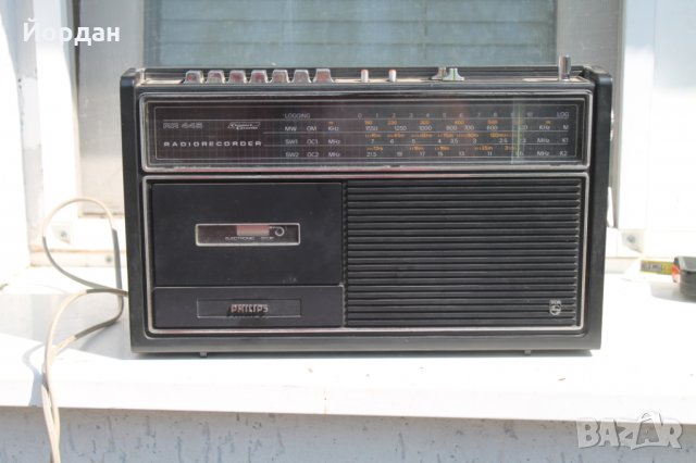 радио касетофон Филипс , снимка 1 - Радиокасетофони, транзистори - 34116922