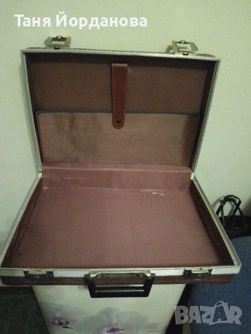 Дипломатическо куфарче от соца , снимка 3 - Антикварни и старинни предмети - 53932885