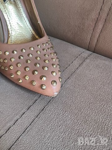 Дамски обувки бежови на ток с шипове ! , снимка 8 - Дамски обувки на ток - 42623669