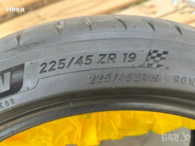 4бр.225/45 ZR 19 Michelin ,DOT 3523, снимка 2 - Гуми и джанти - 56433815