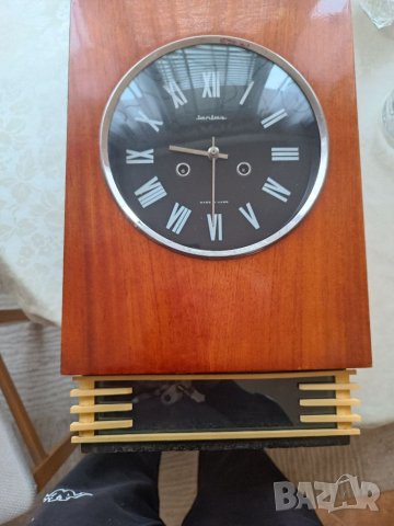 Стенен часовник Янтар , снимка 2 - Стенни часовници - 40310156