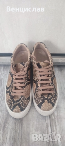 Тотална разпродажба на маркови маратонки. Цените са от 22 до 39лв. , снимка 2 - Детски маратонки - 52419963