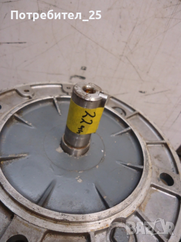 Трифазен фланцов ел.мотор, снимка 2 - Електродвигатели - 53895453