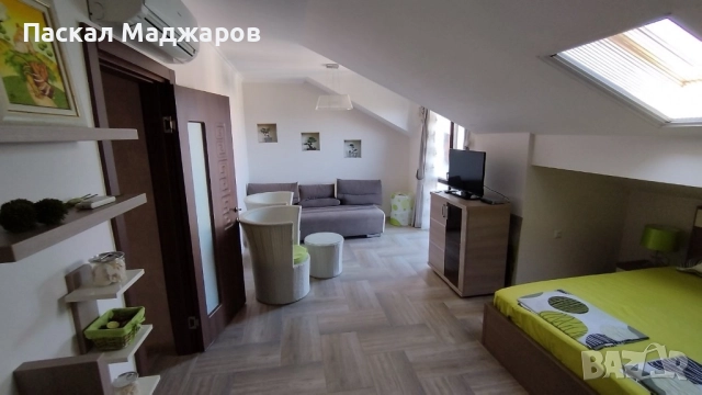 Триетажна жилищна сграда с дворно място и лятна кухня, снимка 6 - Къщи - 51545415