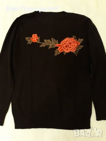 Плетена мека и приятна блуза Роза , много женствена, комфортно усещане за лукс. Розата е 3Д коприна., снимка 1 - Блузи с дълъг ръкав и пуловери - 37456987