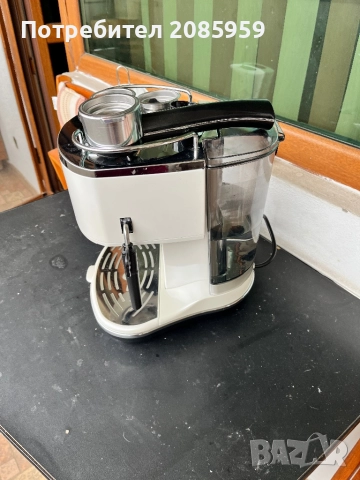 Кафе машина DELONGHI с гаранция, снимка 4 - Кафемашини - 52671206