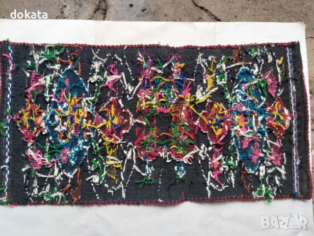 Стар ковьор, снимка 3 - Антикварни и старинни предмети - 39027845