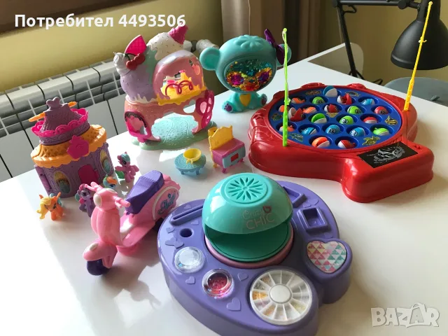 Лот играчки, цена 15€