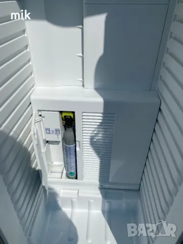 Хладилник AEG - Охладител 180 см - С диспенсър за газирана вода, снимка 8 - Хладилници - 50322648