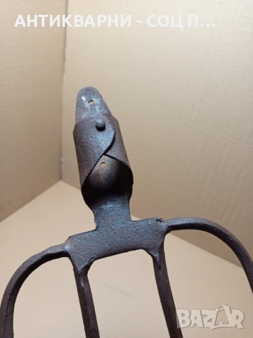 Соц Стара Ръчно Кована Вила За Сено Номер/1/., снимка 6 - Антикварни и старинни предмети - 51185079
