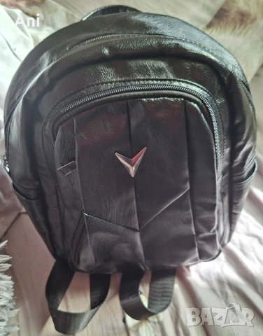 Дамска кожена раница, снимка 2 - Раници - 54193888
