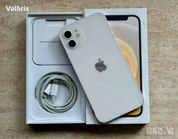 Apple iPhone 12 / 64GB / White