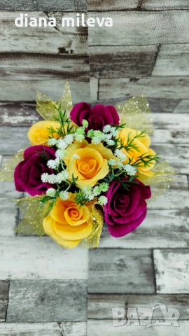 Кашпа с рози от креп хартия!!, снимка 4 - Декорация за дома - 53133030