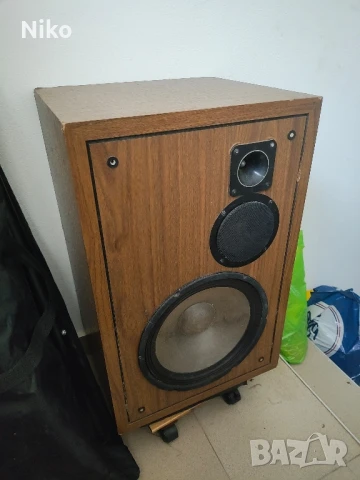 една тонколона cerwin-vega HED