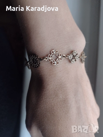 Комплект колие и гривна, снимка 2 - Бижутерийни комплекти - 51901232