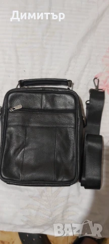 Продавам мъжка черна чанта от естествена кожа с шест отделения с цип размери 25на20на8 сантиметра , снимка 2 - Чанти - 50823899