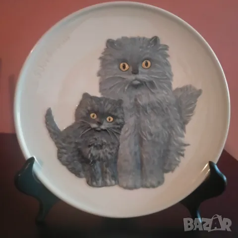 Порцелан чиния W Goebel West Germany Cat & Kitten Mothers Series 1976, снимка 1