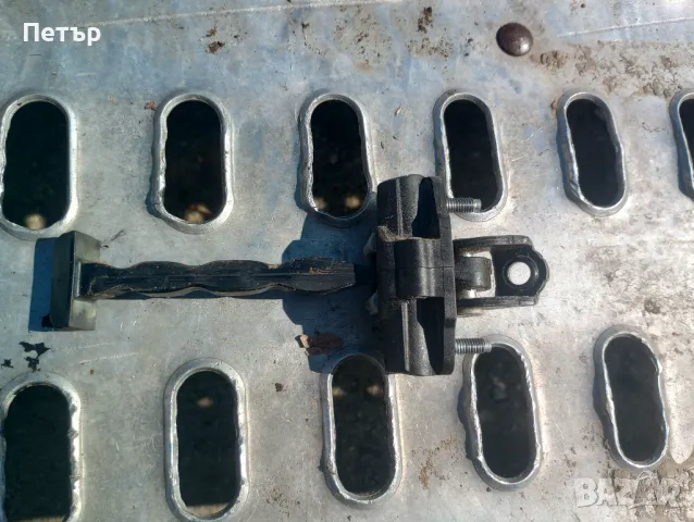 Ограничител предна лява врата Форд фиеста 2008-2017г, снимка 2 - Части - 47321930