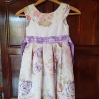 Прекрасна официална рокля с лилава панделка, снимка 1 - Детски рокли и поли - 42317110