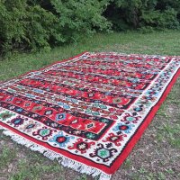 Чипровски килим, модел "Пиротски", снимка 2 - Антикварни и старинни предмети - 42140663