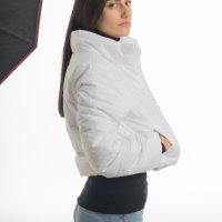 Късо дамско яке , снимка 3 - Палта, манта - 42875268