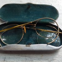 Стари очила с позлата Пенсне, снимка 1 - Антикварни и старинни предмети - 34219384