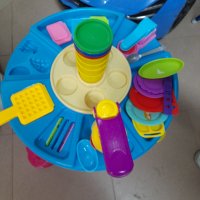 Маса за игра с пластелин и подарък, снимка 3 - Пластелини, моделини и пясъци - 39440715
