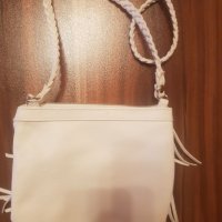 Чанта с ресни от НМ, снимка 2 - Чанти - 39225980