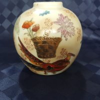 Порцеланова китайска ваза, снимка 1 - Антикварни и старинни предмети - 33951916