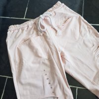 Спортен панталон с дупки в бебешко розово, снимка 4 - Панталони - 36713180