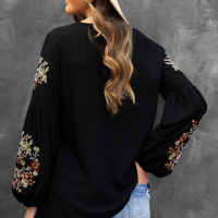 Дамска блуза в черно с дълъг ръкав и бродерия с цветя, снимка 5 - Блузи с дълъг ръкав и пуловери - 44631746