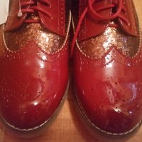Дамски ежедневни обувки от червен лак с връзки , снимка 1 - Дамски ежедневни обувки - 30539177
