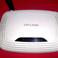Wi-Fi Рутер TP-Link TL-WR740N - 150 Mbit/s, снимка 2 - Рутери - 40308390