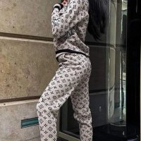 Дамски екип фино плетиво Louis Vuitton , снимка 4 - Спортни екипи - 44210961