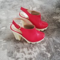 Модерни дамски сандали в червен цвят. Промо цена само 39.00 лева. , снимка 8 - Дамски обувки на ток - 30208628