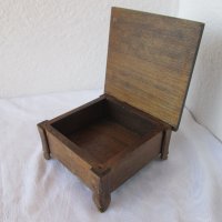 Стара дърена кутия с дърворезба, снимка 2 - Други - 31812299