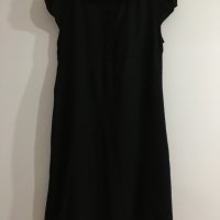 Маркова Н&М рокля с къс ръкав, джобове и ефектна якичка в черно, снимка 1 - Рокли - 31106800