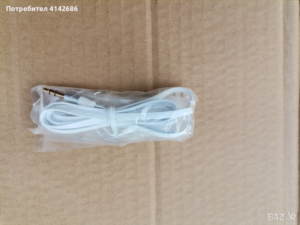 Плосък аудио AUX кабел с 2 x 3,5 мм жак конектори, бял, снимка 1