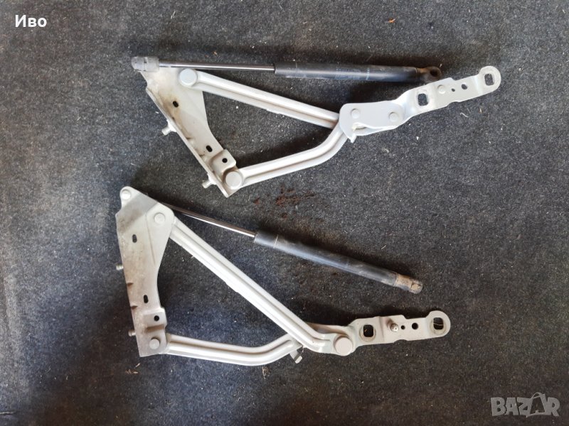 Механизъм  амортисьори  за заден капак Renault Megane Рено Меган 2 седан след 2003г, снимка 1