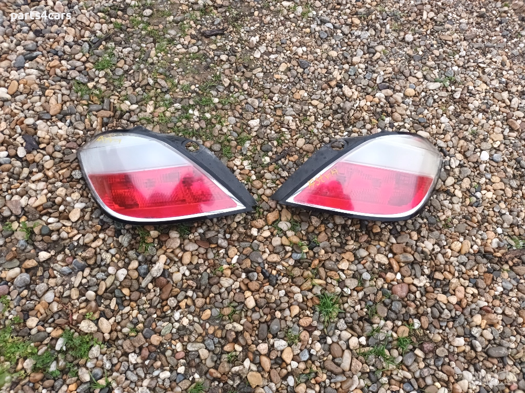 ляв и десен стоп за опел астра х хечбек 4/5 врати OPEL ASTRA H, снимка 1