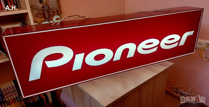 Pioneer - Голяма светеща рекламна табела, снимка 1