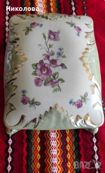 Българска порцеланова кутия , снимка 1