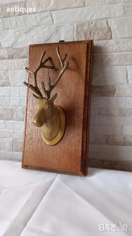 Месингова глава на елен с дървен постамент - 25/13см, снимка 1
