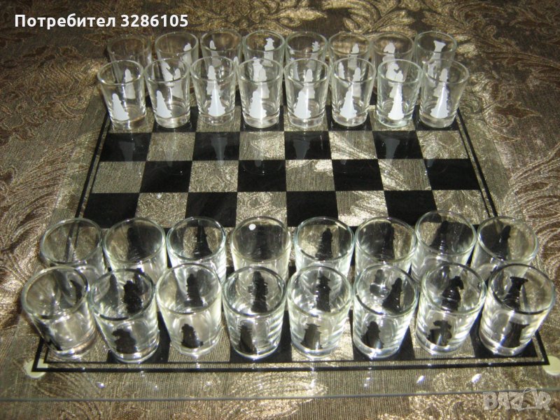 Стъклен шах  със стъклена основа за ценители, снимка 1
