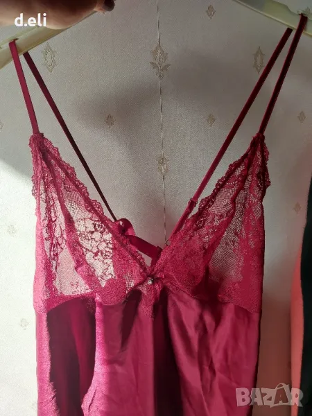 Triumph Size L Две нови нощници от плътен сатен., снимка 1