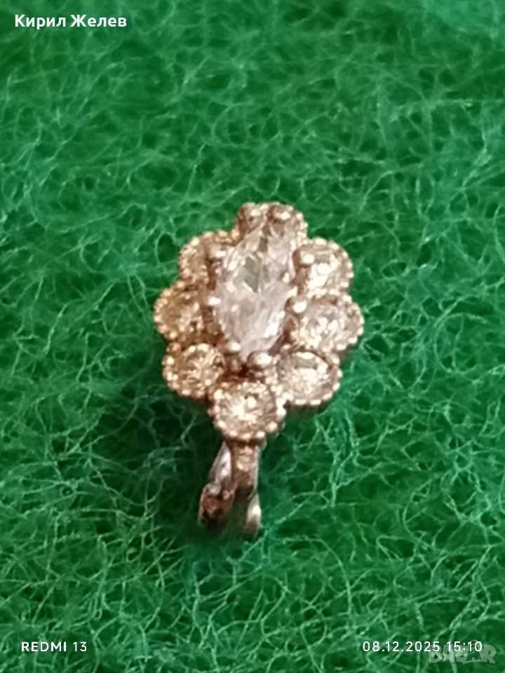 Сребърна обеца с флорален мотив и инкрустирани кристали 52438, снимка 1