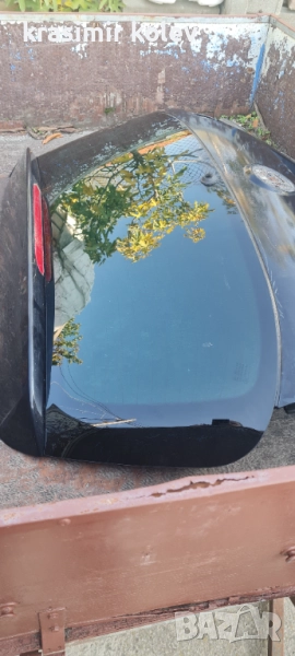 Заден капак с оригинално стъкло за Пасат Б6 комби, снимка 1