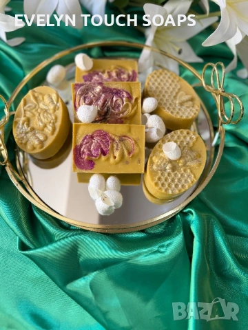 Натурален сапун със шафран патешка мас копринени буби оризово мляко, снимка 4 - Козметика за тяло - 54230962