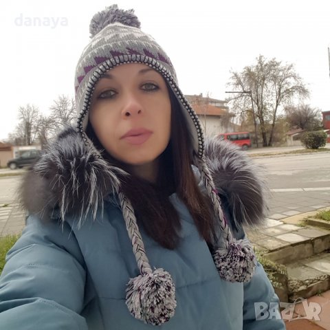 3275 Дамска зимна плетена шапка Снежинки, снимка 7 - Шапки - 38917952